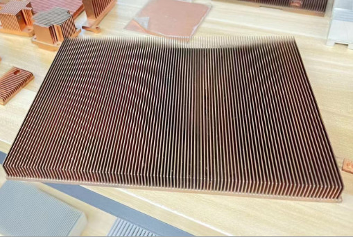 Большой Skiving полости точности ребра heatsink ребра более крутой подвергая механической обработке алюминиевый skived